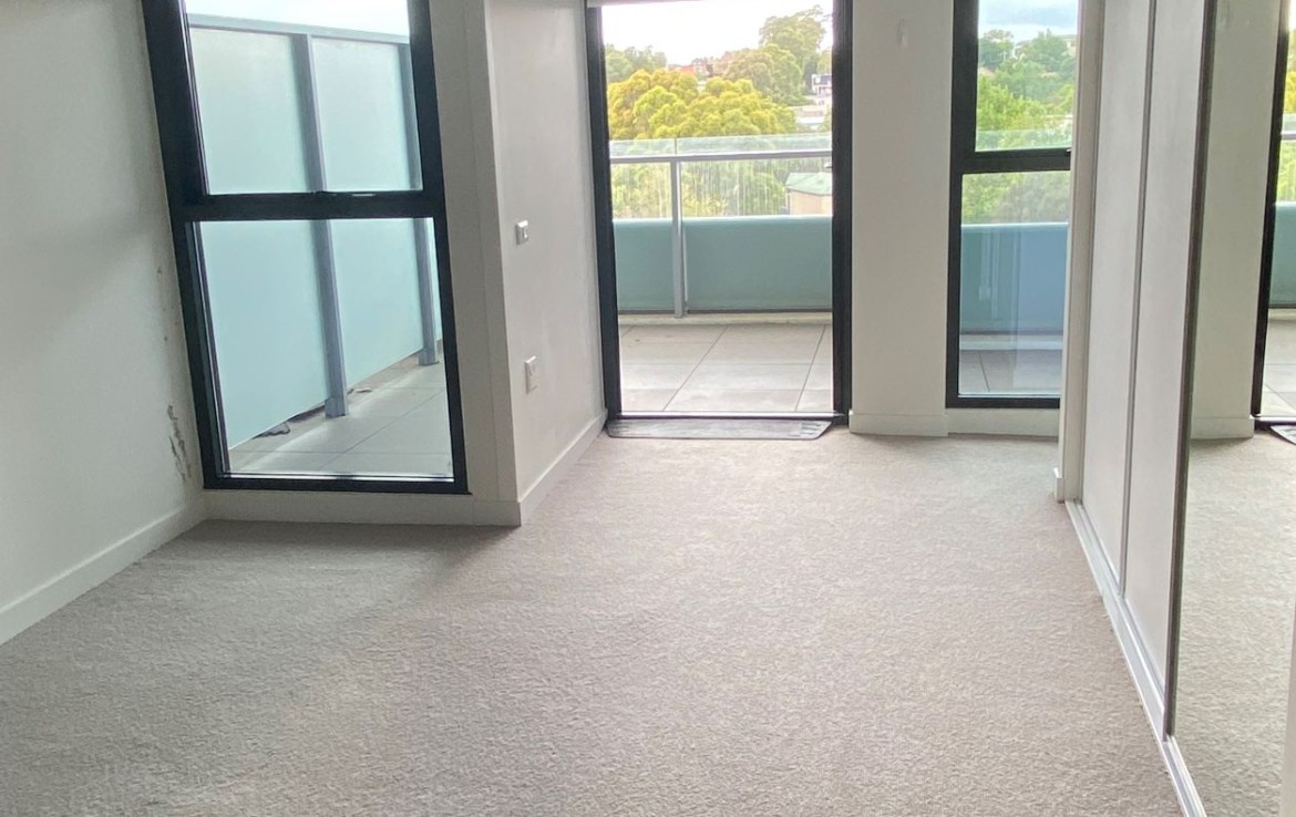 Unfurnished space in SDA accommodation in Richmond with balcony view